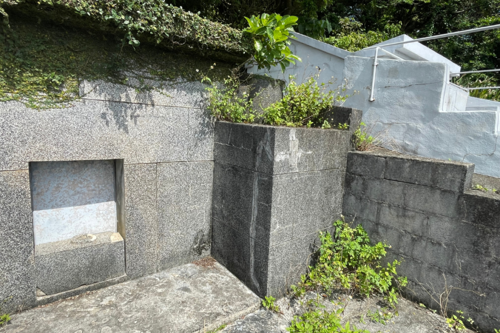 ひび割れた外壁も ご先祖様の住まいにも安心と安全を